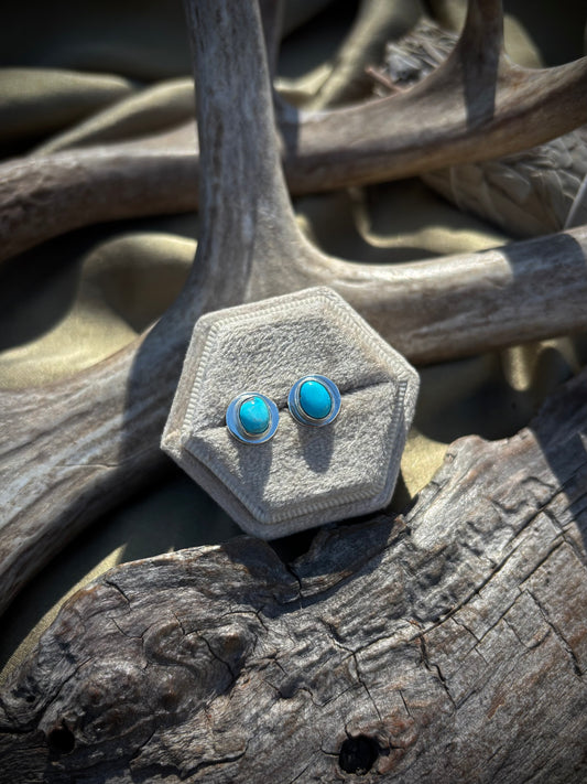 The Silver Horizon Studs
